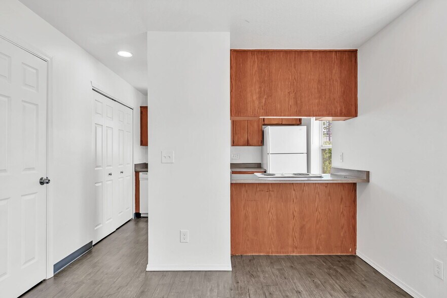 More Photos Of 1901-1943 SE 122nd Ave, Portland Apartments For Sale