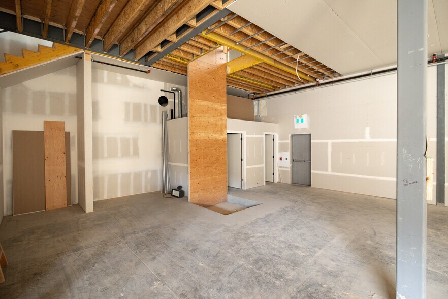 More Photos Of 3101 45 Av, Vernon Warehouse For Sale