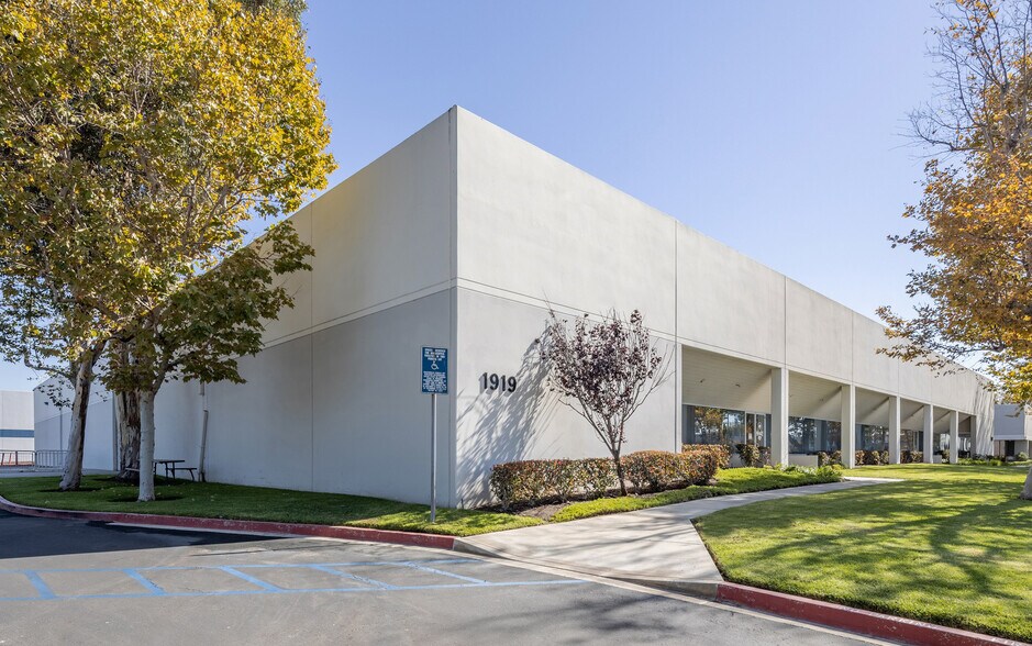 Primary Photo Of 1919-1921 Alton Pky, Irvine Warehouse For Sale