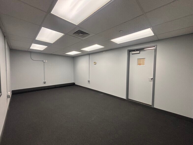 More Photos Of 3650 Patterson Ave, Winston-Salem Light Distribution For Lease