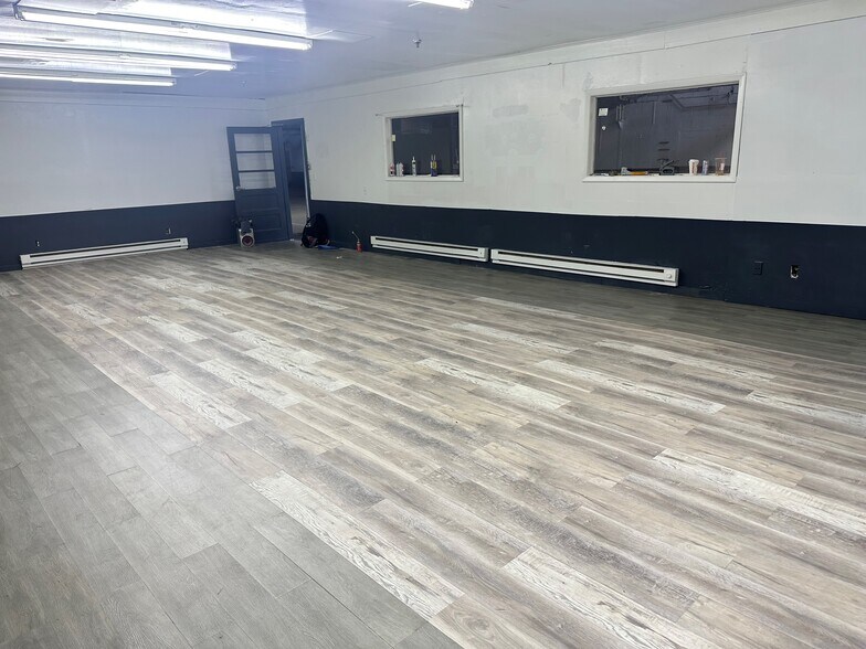 More Photos Of 85 Wagaraw Rd, Hawthorne Manufacturing For Lease