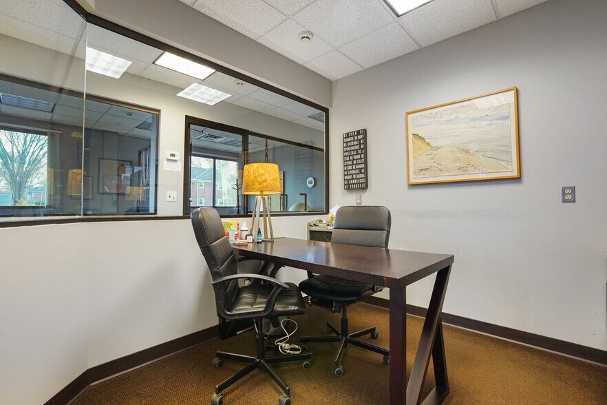 More Photos Of 10 E Willow St, Millburn Office For Lease