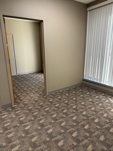 More Photos Of 202 1st St SE, Mason City Office For Lease