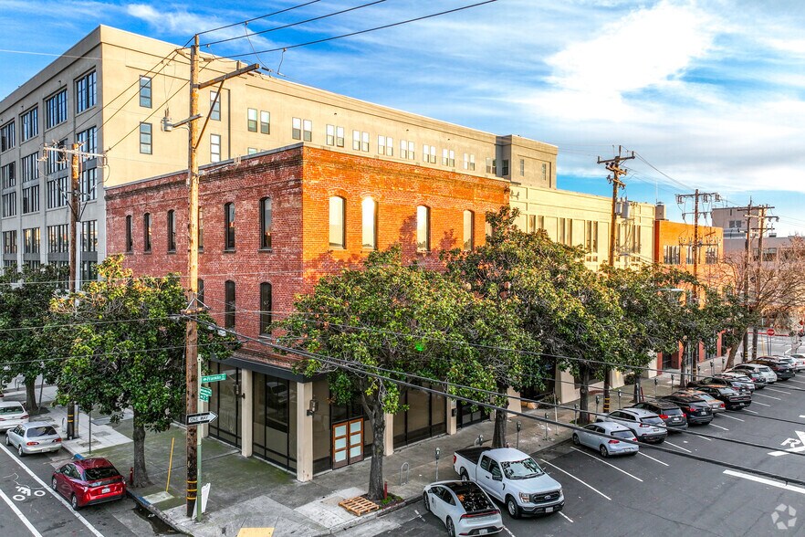 Primary Photo Of 140-160 Franklin St, Oakland Office For Lease