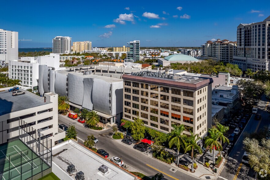 More Photos Of 1343 Main St, Sarasota Office For Lease