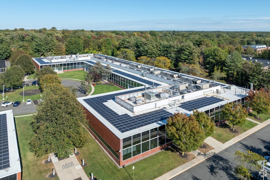 More Photos Of 104 Campus Dr, Princeton Research And Development For Lease