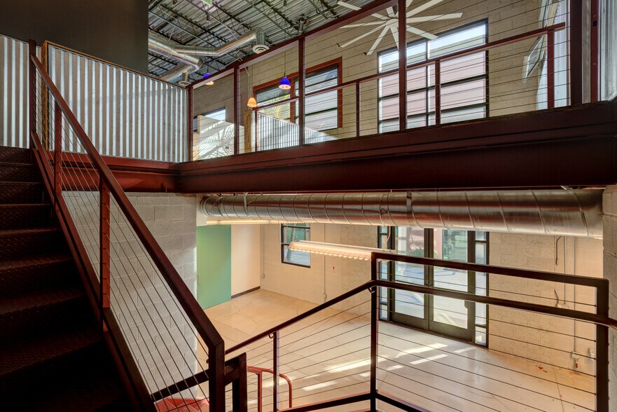 More Photos Of 130 Lomita St, El Segundo Research And Development For Lease