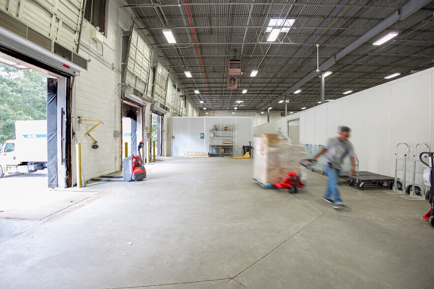 More Photos Of 575 Wharton Dr SW, Atlanta Warehouse For Lease