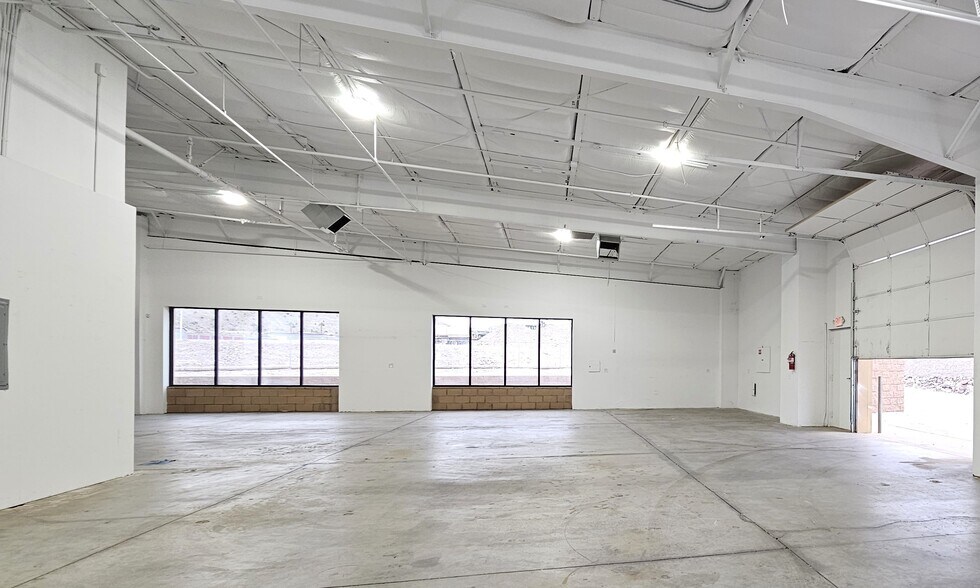 More Photos Of 2921 Friendly Pl, Bullhead City Light Distribution For Lease