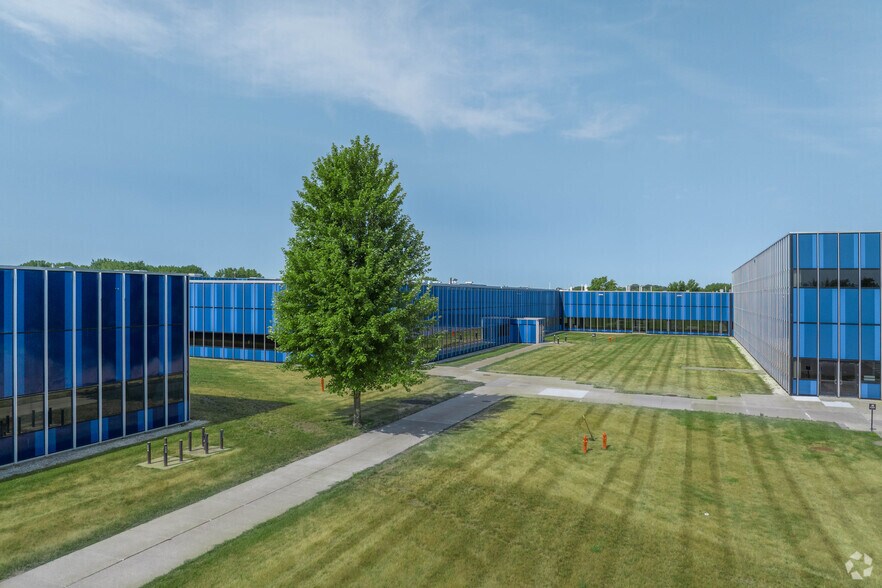 More Photos Of 2900 37th St, Rochester Warehouse For Lease