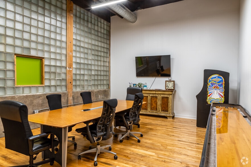 More Photos Of 610 Elm St, McKinney Loft Creative Space For Lease