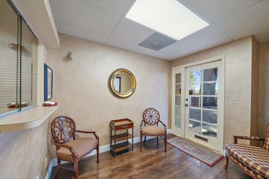 More Photos Of 1521-1525 Tamiami Trl S, Venice Office For Sale