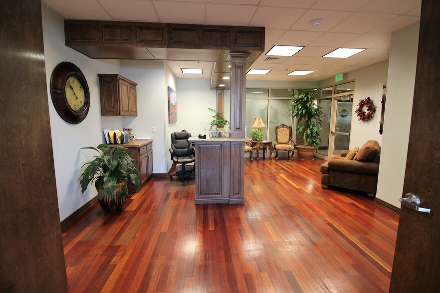 More Photos Of 20 N Main St, Saint George Office Residential For Lease