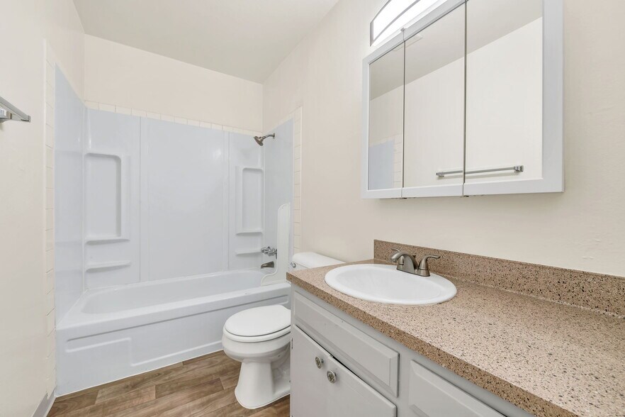 More Photos Of 14130 SW 105th Ave, Tigard Apartments For Sale