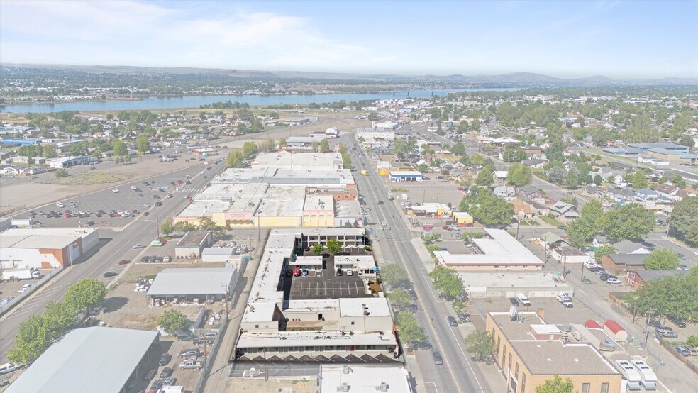 More Photos Of 720 W Lewis St, Pasco Hotel For Sale