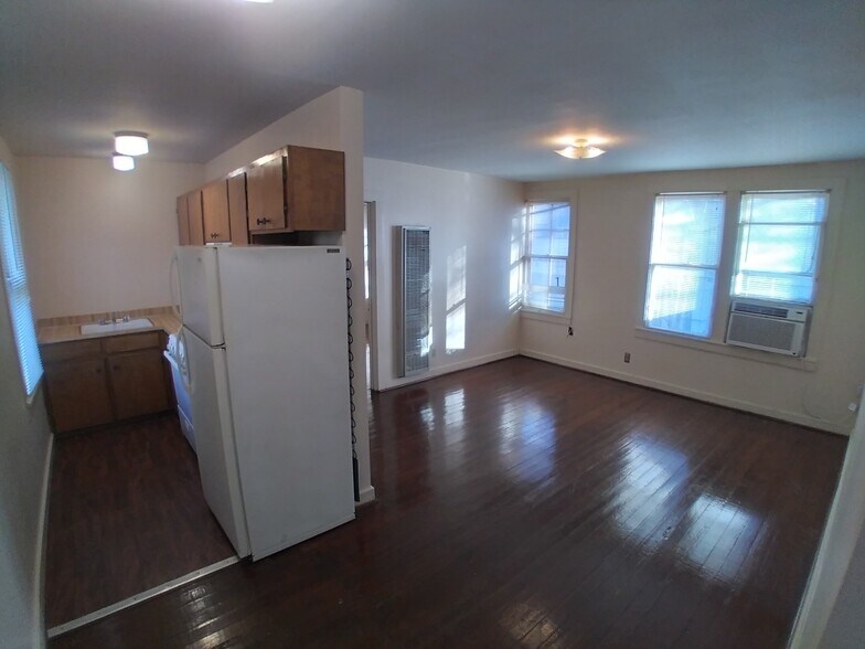 More Photos Of 219 W Magnolia Ave, San Antonio Apartments For Sale