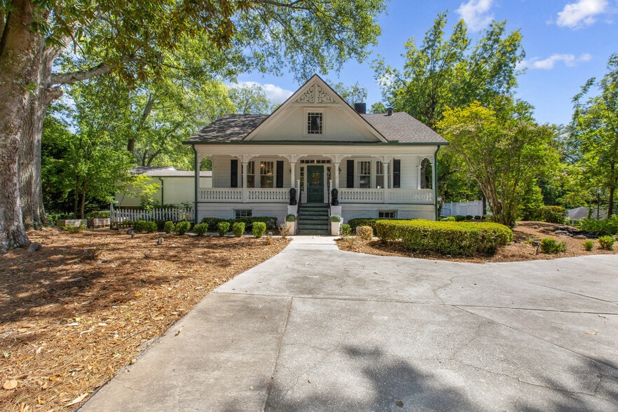 Primary Photo Of 5459 E Mountain St, Stone Mountain Restaurant For Sale