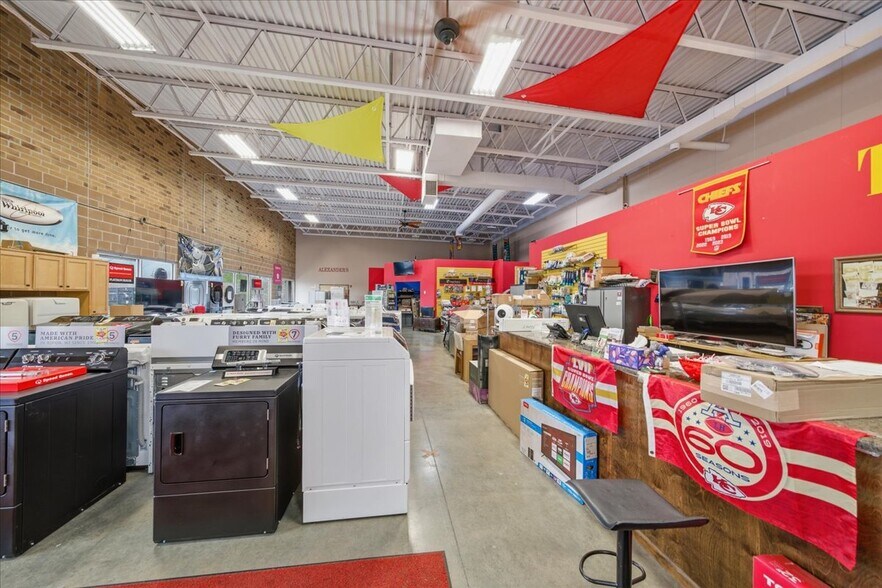 More Photos Of 1740 E Harold St, Olathe Freestanding For Sale