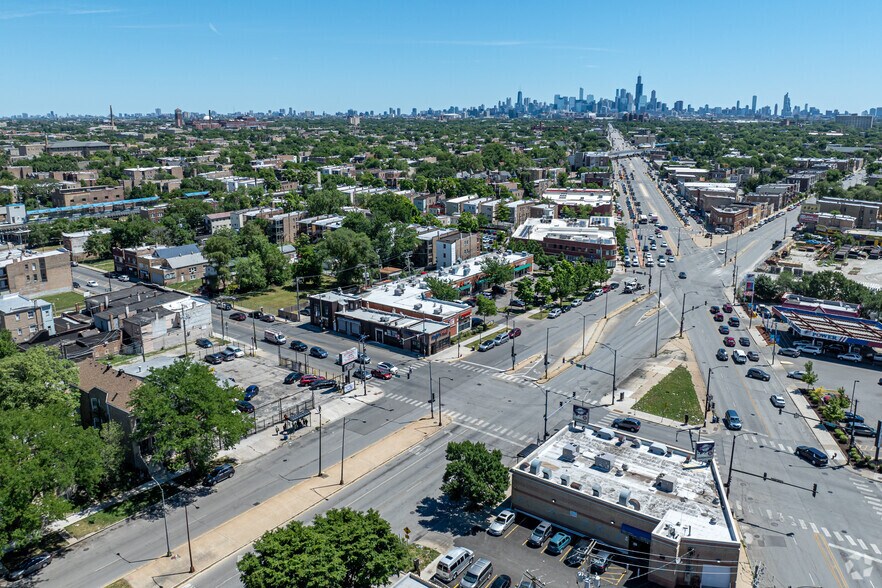 More Photos Of 3932-3956 W Cermak Rd, Chicago General Retail For Sale