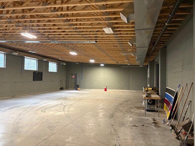 More Photos Of 157 Tremont St, Rehoboth Manufacturing For Sale