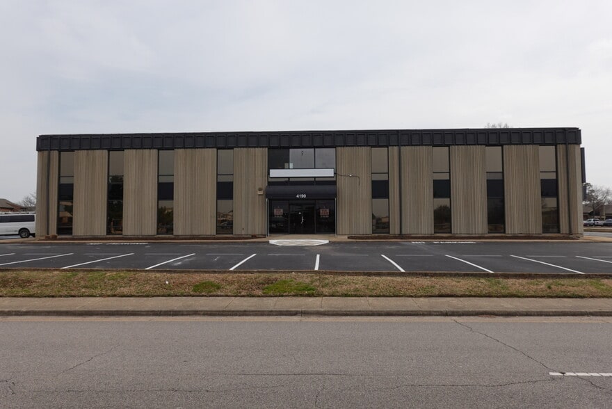 More Photos Of 4190 S Plaza Trl, Virginia Beach Office For Lease