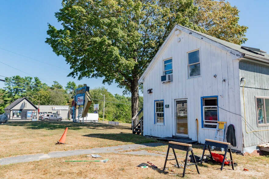 More Photos Of 10 Hardy Rd, Westbrook Freestanding For Sale