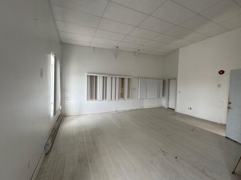 More Photos Of 2430 NY-32, Cornwall Township Showroom For Lease