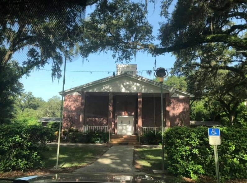 Primary Photo Of 8910 N 301 Hwy, Tampa Religious Facility For Sale