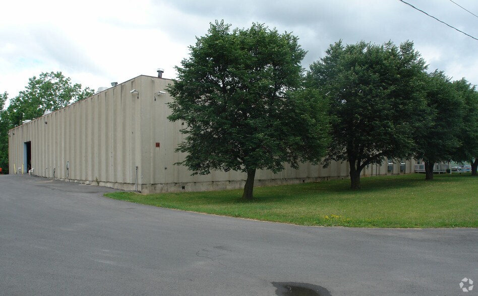 More Photos Of 210 W Terminal Rd, Liverpool Distribution For Lease