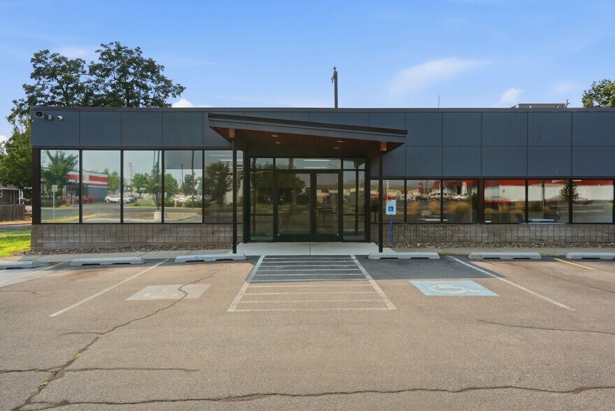 More Photos Of 2607 N Division St, Spokane Freestanding For Lease