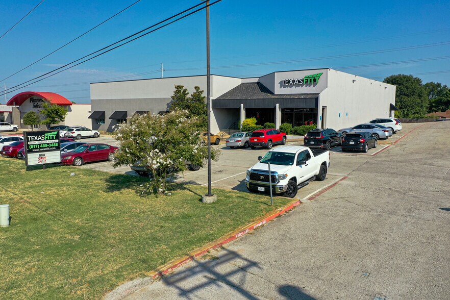 More Photos Of 1917 W Pioneer Pky, Arlington General Retail For Sale