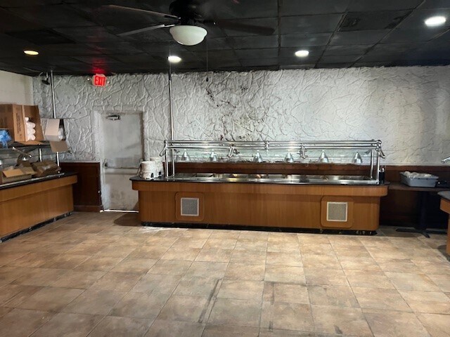 More Photos Of 1975 W Broadway Blvd, Sedalia Restaurant For Sale