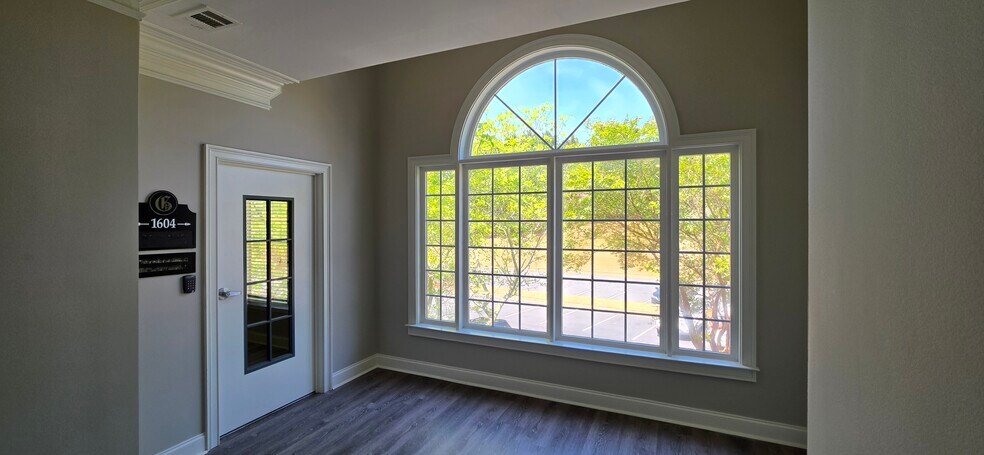 More Photos Of 4080 McGinnis Ferry Rd, Alpharetta Office Residential For Lease