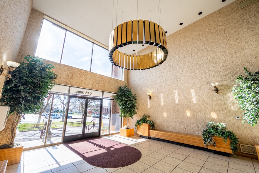More Photos Of 6161 Busch Blvd, Columbus Office For Lease