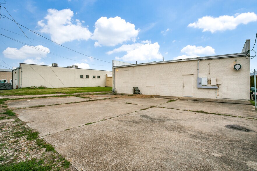 More Photos Of 605-607 6th St N, Texas City Restaurant For Sale