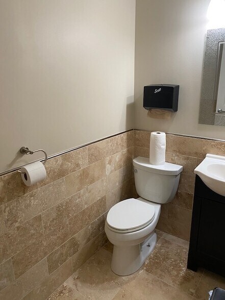 More Photos Of 9776 San Jose Blvd, Jacksonville Medical For Sale