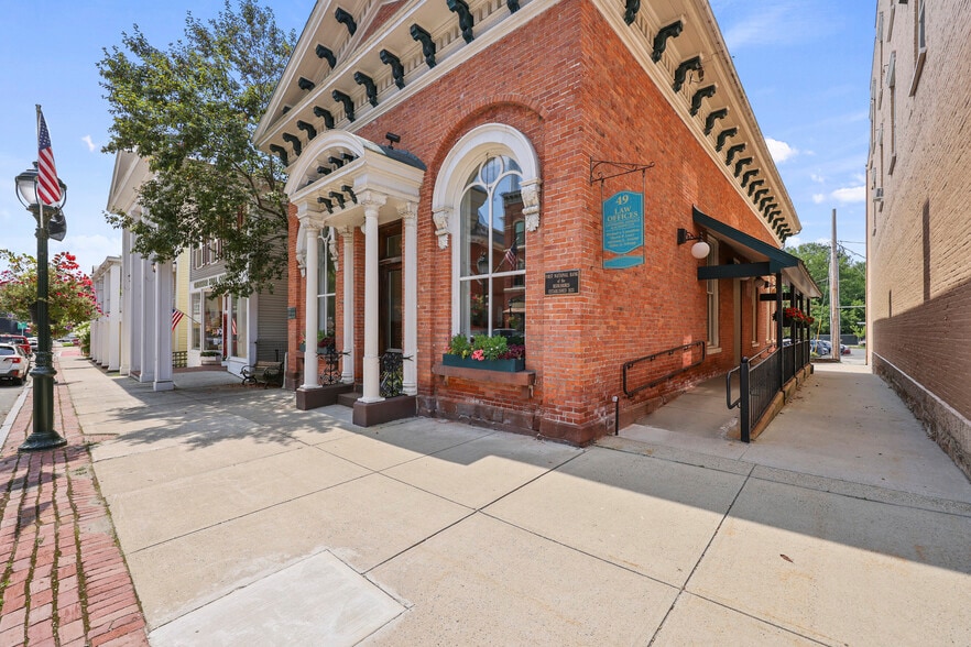 Primary Photo Of 47 Main St, Lee Bank For Sale