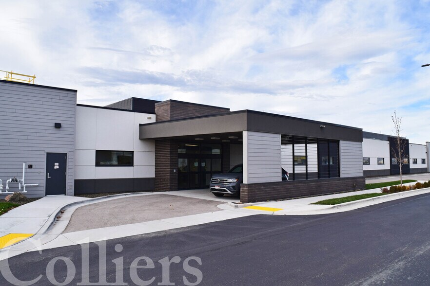 More Photos Of 2900 W Excursion Ln, Meridian Storefront Retail Office For Lease