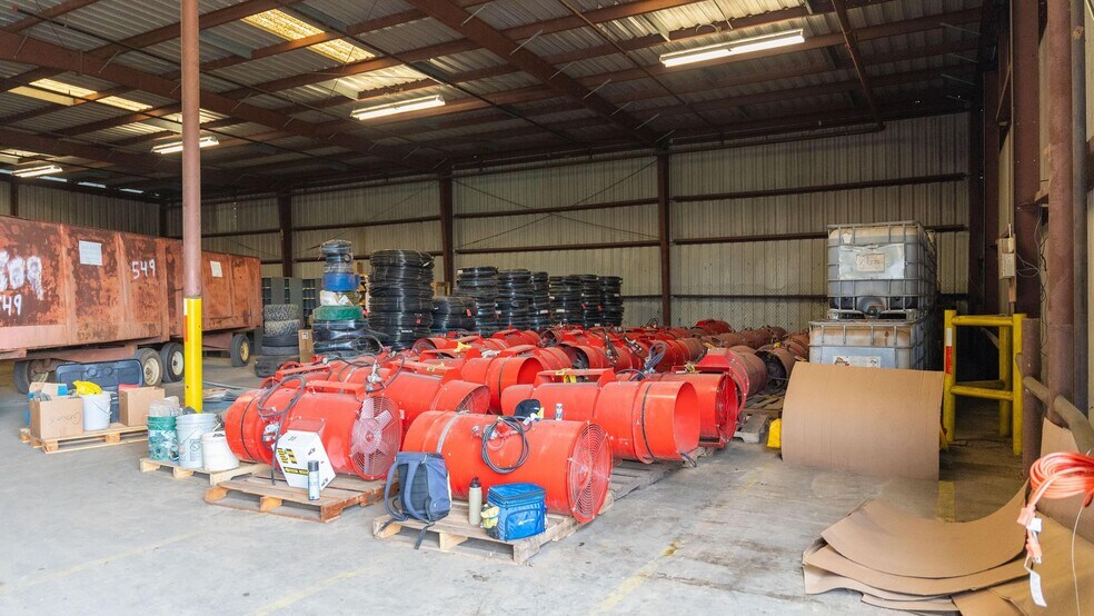 More Photos Of 1312 W Oakridge Dr, Albany Warehouse For Lease