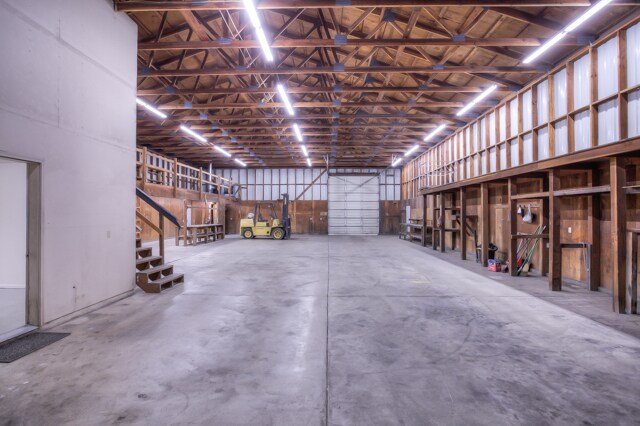 More Photos Of 220 S 9th St, Philomath Truck Terminal For Sale