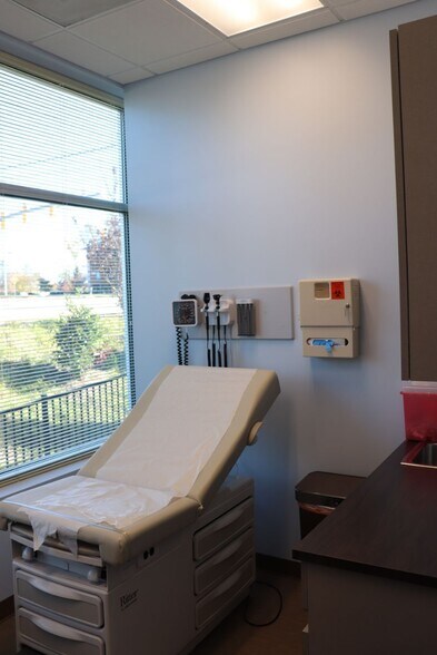 More Photos Of 7560 Carpenter Fire Station Rd, Cary Medical For Lease