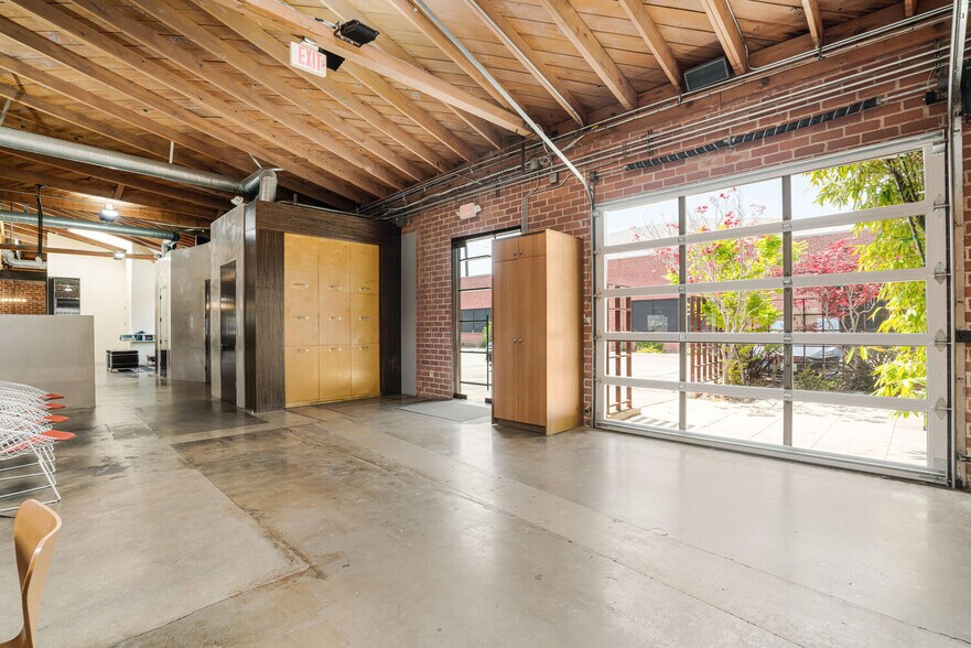 More Photos Of 2210 Broadway, Santa Monica Loft Creative Space For Lease