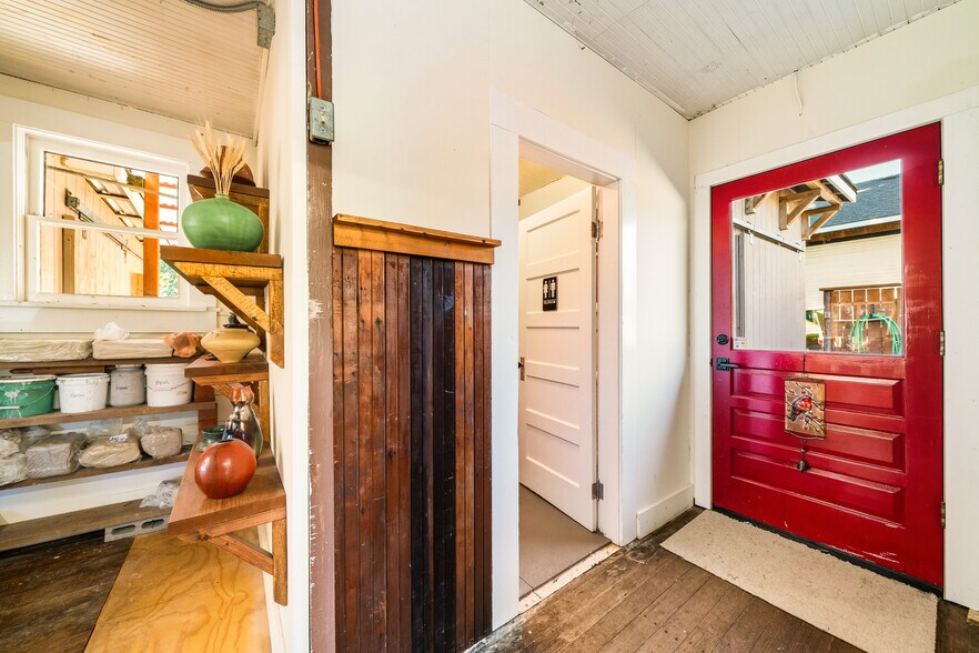 More Photos Of 12955 Highway 101 N, Nehalem General Retail For Sale