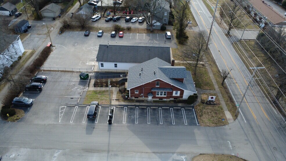More Photos Of 217 Breckenridge Ln, Louisville Medical For Sale