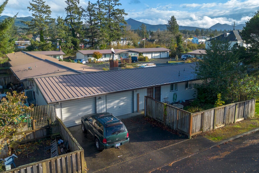 More Photos Of 1715 S Franklin St, Seaside Apartments For Sale