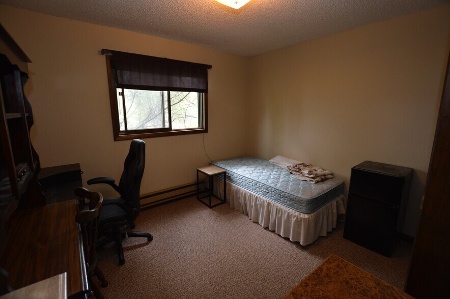 More Photos Of 1412 W Gunnison Ave, Gunnison Apartments For Sale