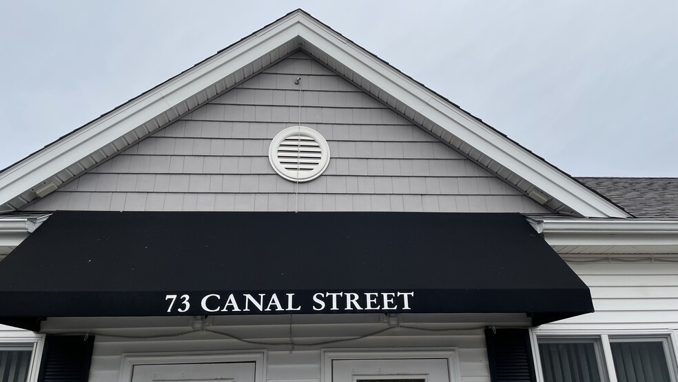 More Photos Of 73 Canal St, Millbury Showroom For Lease