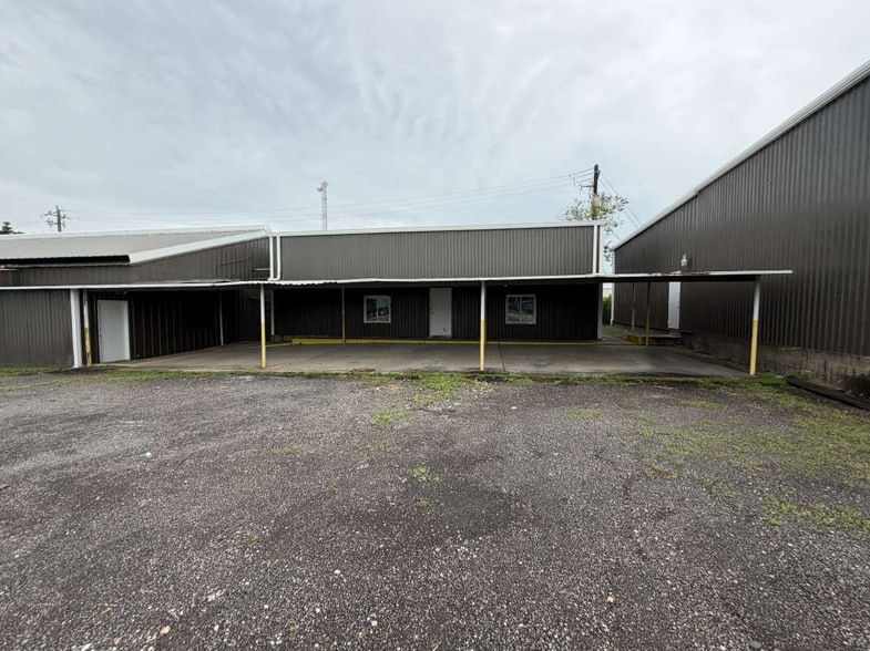 More Photos Of 100 N Richey St, Pasadena Warehouse For Sale