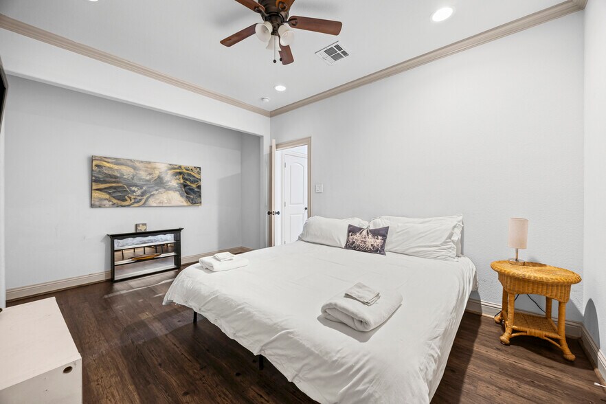 More Photos Of 5100 Mission Ave, Dallas Apartments For Sale