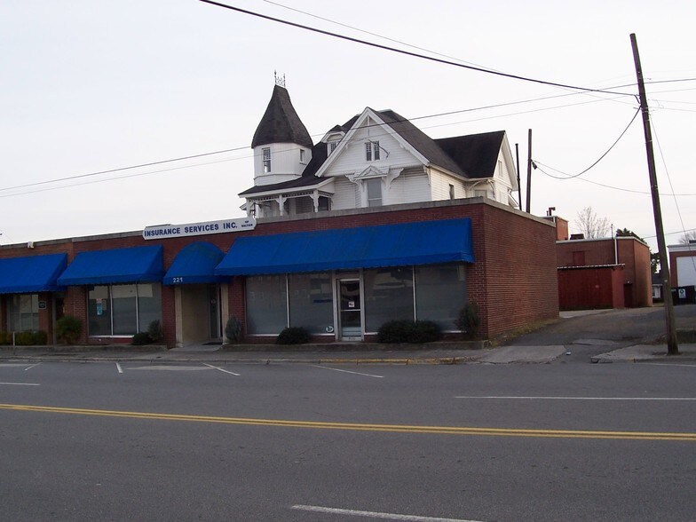 Primary Photo Of 219-221 W Crawford St, Dalton Office For Sale